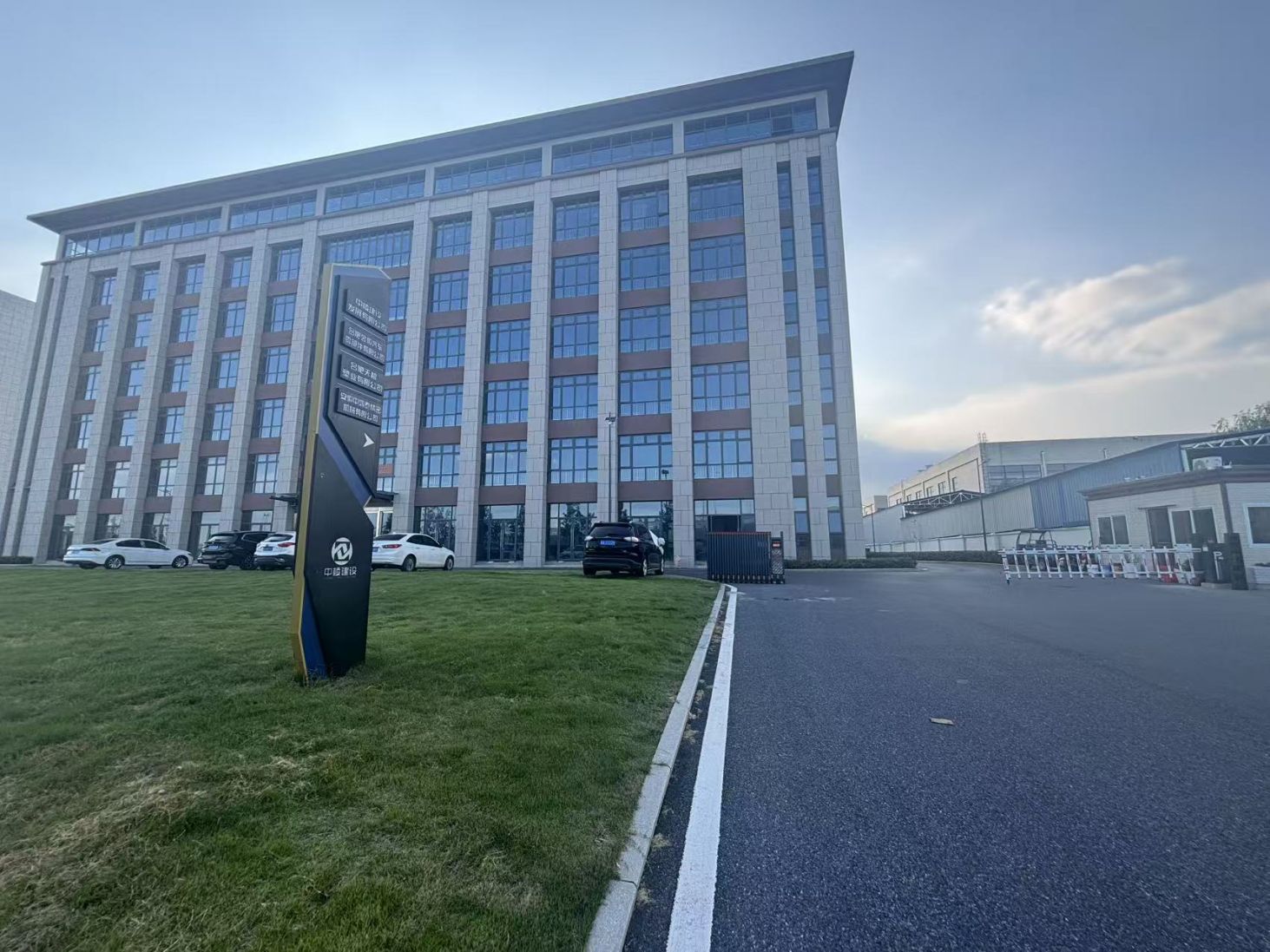 房东直租长丰岗集标准园区厂房交通便利优价出租