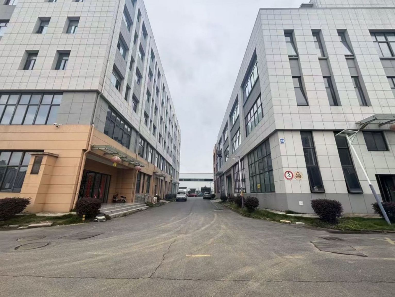 房东直租经开区一楼标准框架厂房配套齐全优价出租